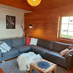Cosy Chalet, 100m2 With Fjordview! Σαλέ Lauvstad