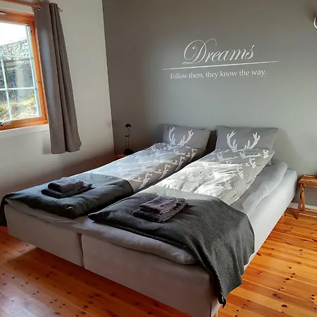 Cosy Chalet, 100m2 With Fjordview! Chaleter Lauvstad