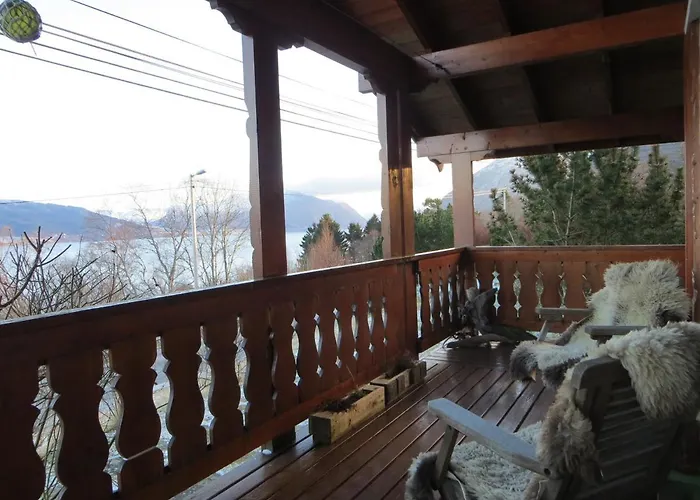 Cosy Chalet, 100m2 With Fjordview! Lauvstad