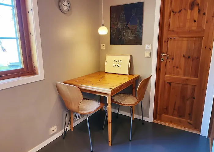 Cosy Chalet, 100m2 With Fjordview! Domek alpejski Lauvstad